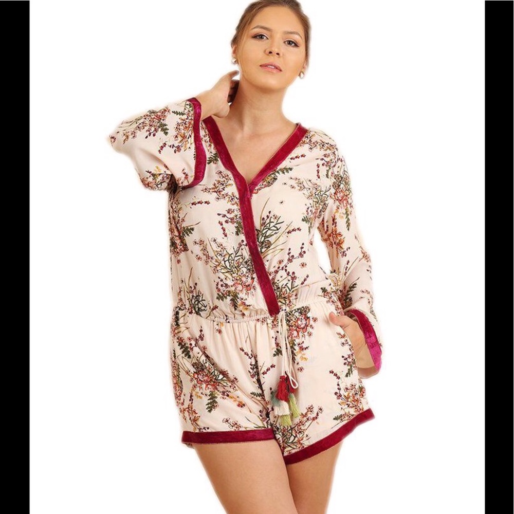 🔥 SOLD OUT!!🔥NEW 2Plus Floral Print Romper